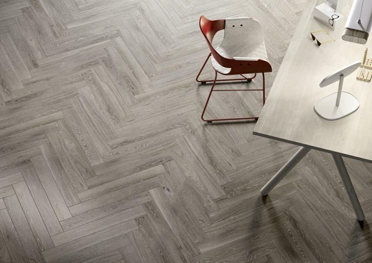 szürke parketta utánzat csempe design nappali fotel elrendezés fa asztal marazzi