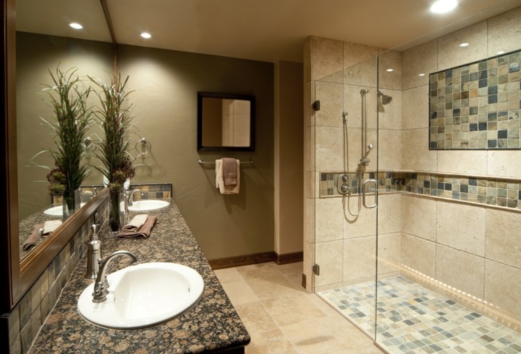 suvremeni dizajn kupaonice od sedrenih pločica
