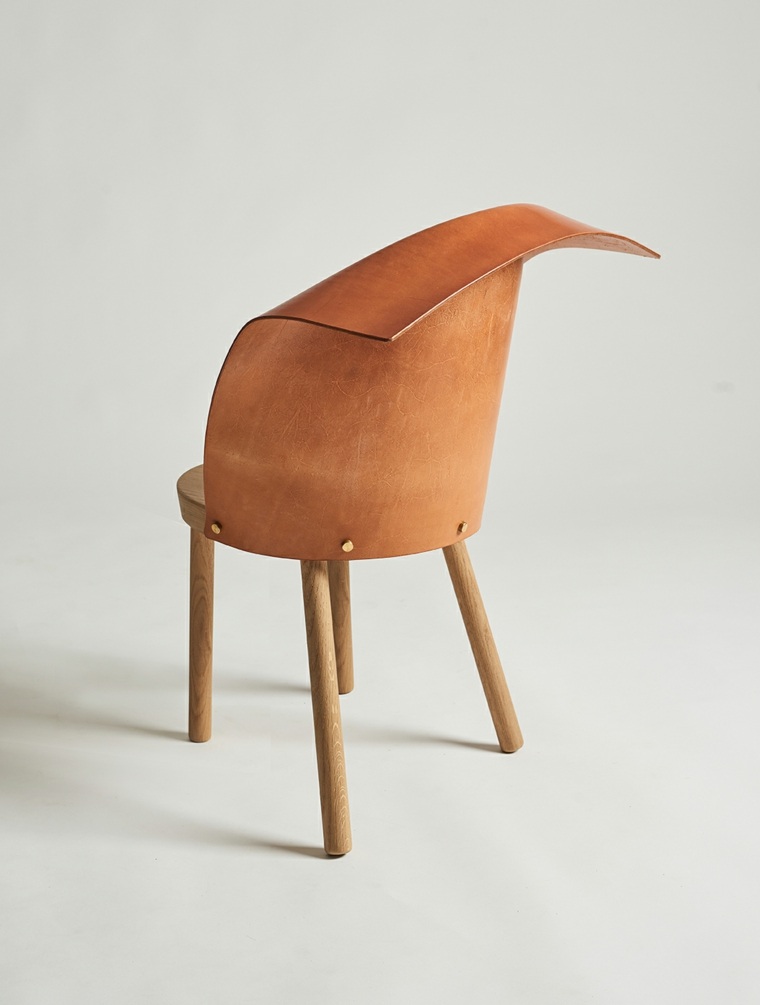 clop-bőr szék-Jordi-Ribaudí-design-profil