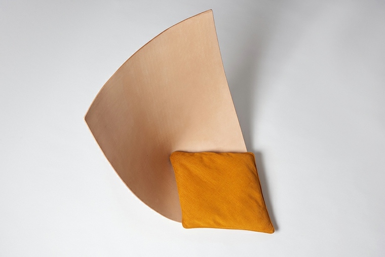 Babu-Jordi-Ribaudí-design-sivatagi bőr szék