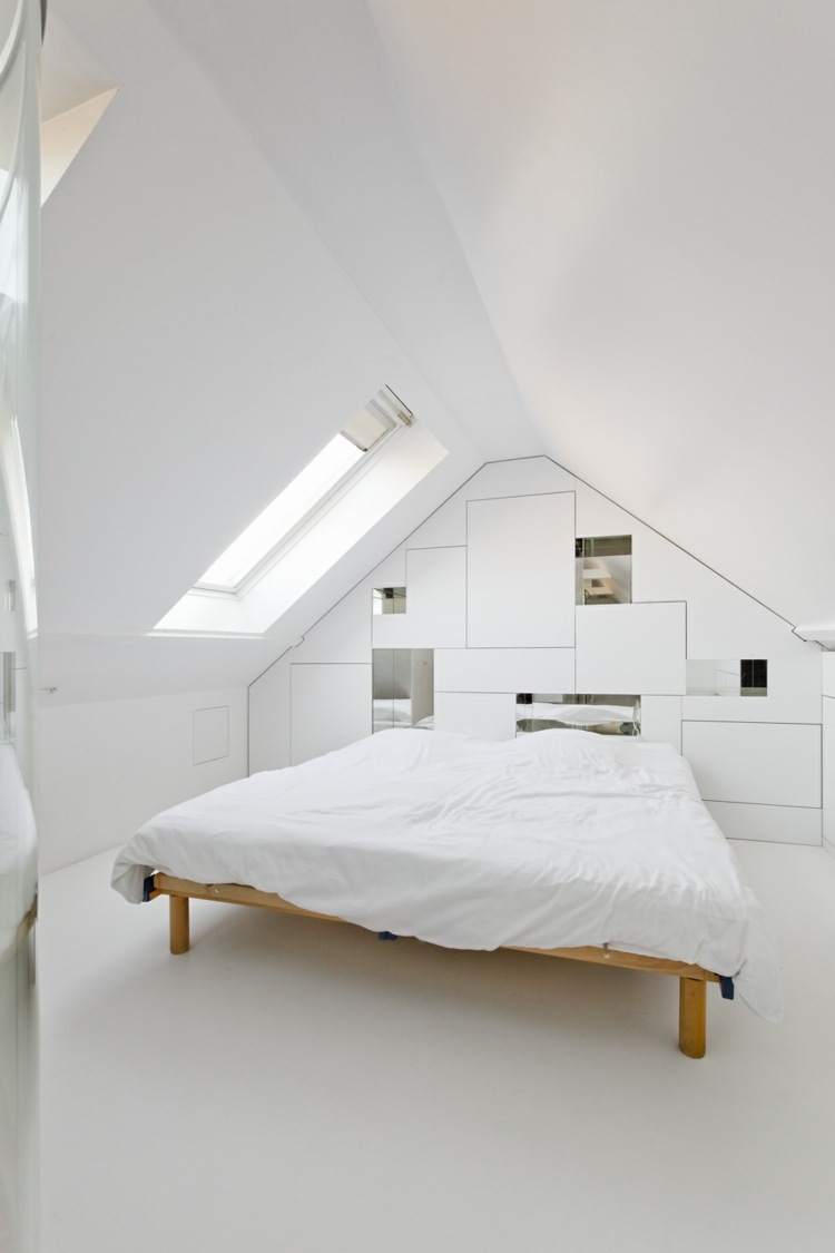 bijela minimalistička spavaća soba
