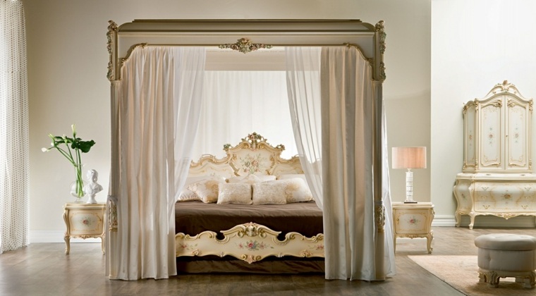 immagine camere da letto barocche cassettiere in legno