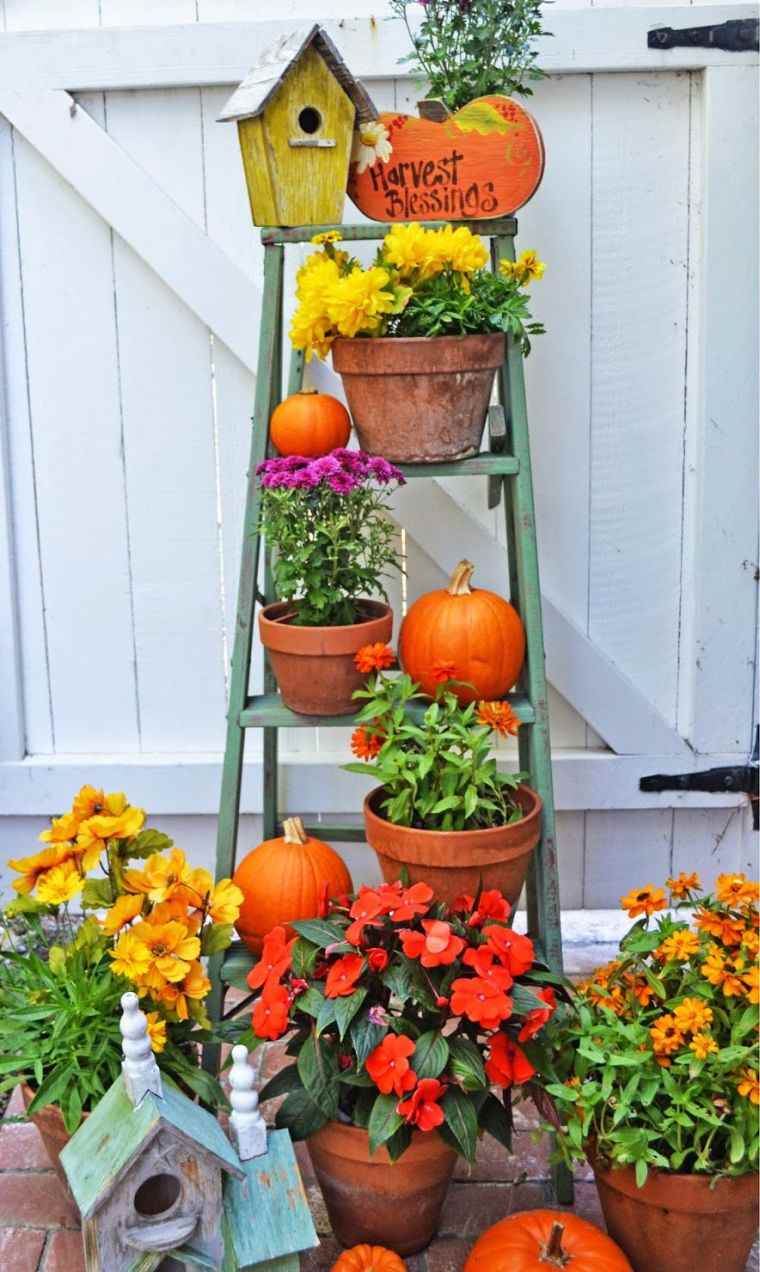 deco-with-wooden-ladder-autumn