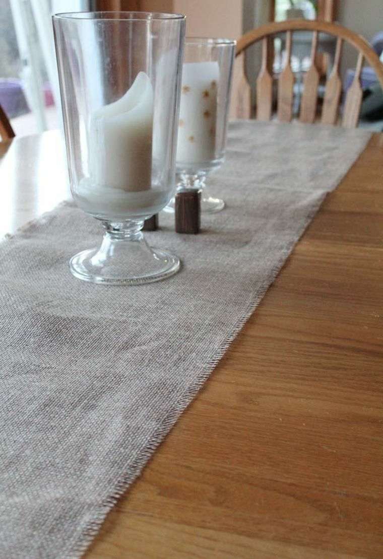 縫製テーブルの装飾のアイデアなしの黄麻布のテーブルランナー