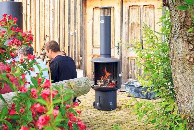 piccola-stufa-a-legna-per-terrazza-giardino