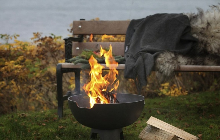 vanjski kamin na drva model deco terasa dizajn