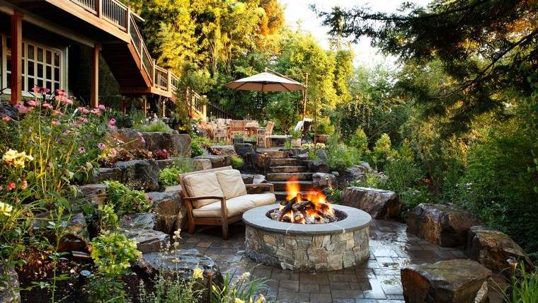 caminetto-da-giardino-camino-in-pietra-decoro-idee-esterno