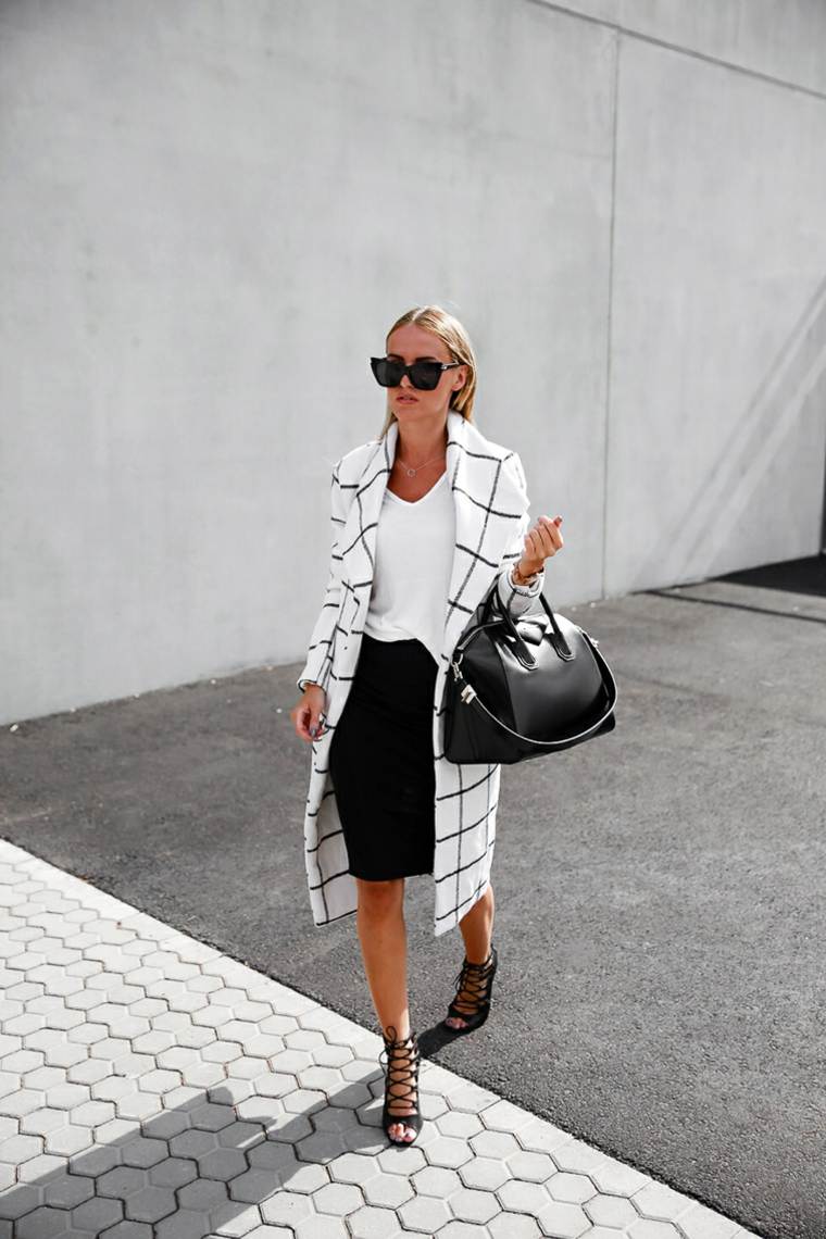 molto-elegante-cappotto-a-quadri-bianco-nero