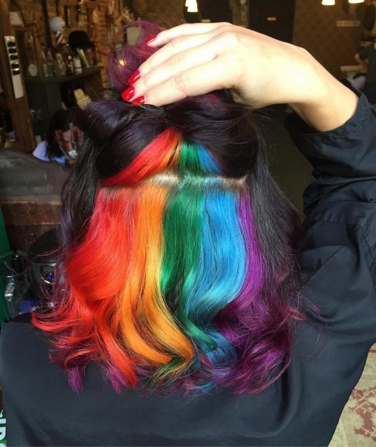 capelli-ragazza-colorazione-arcobaleno-capelli