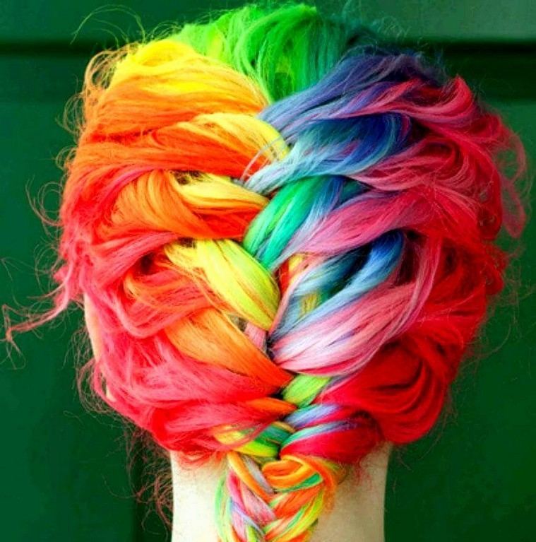 Idee per trecce di capelli arcobaleno