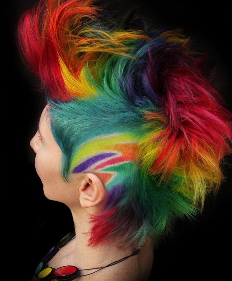 taglio-mohawk-arcobaleno