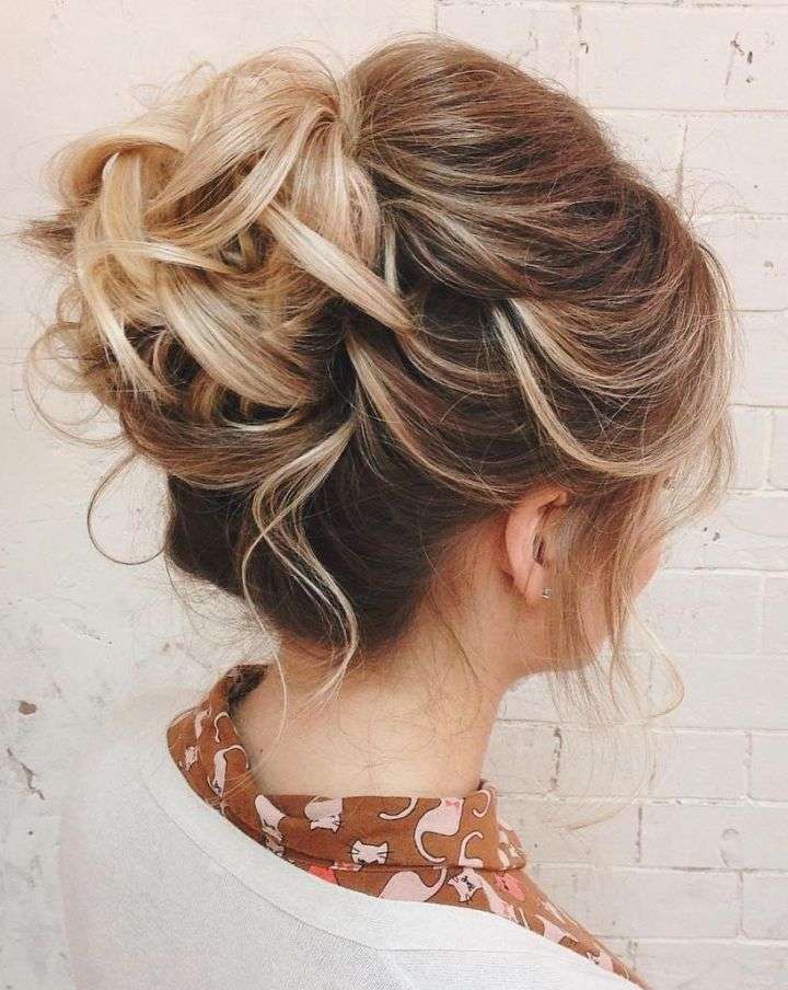 acconciatura disordinata chignon acconciatura boho