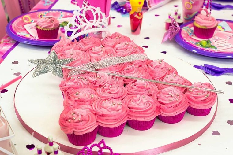 compleanno-per-ragazza-in-rosa