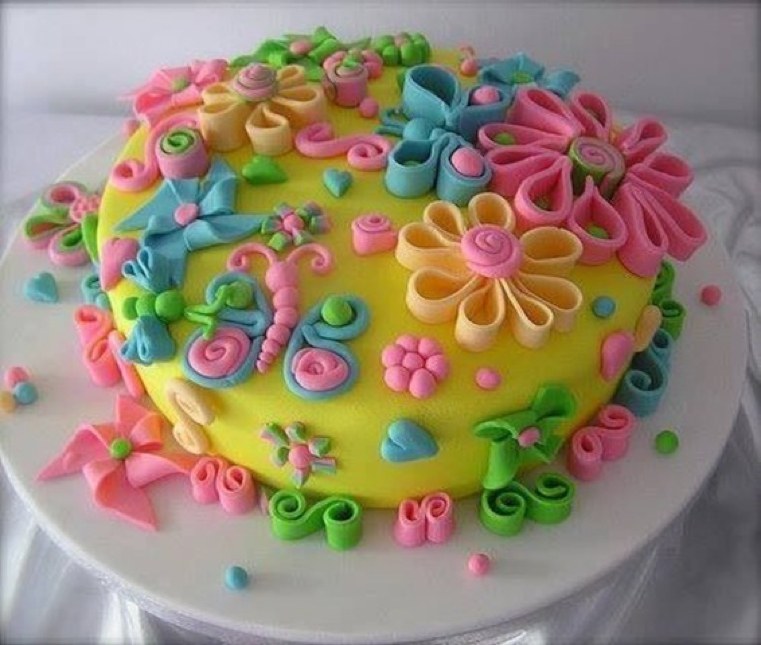 カラー-女の子-バースデーケーキ