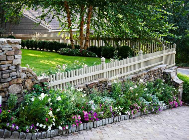 fa festék színű kerti kerítés