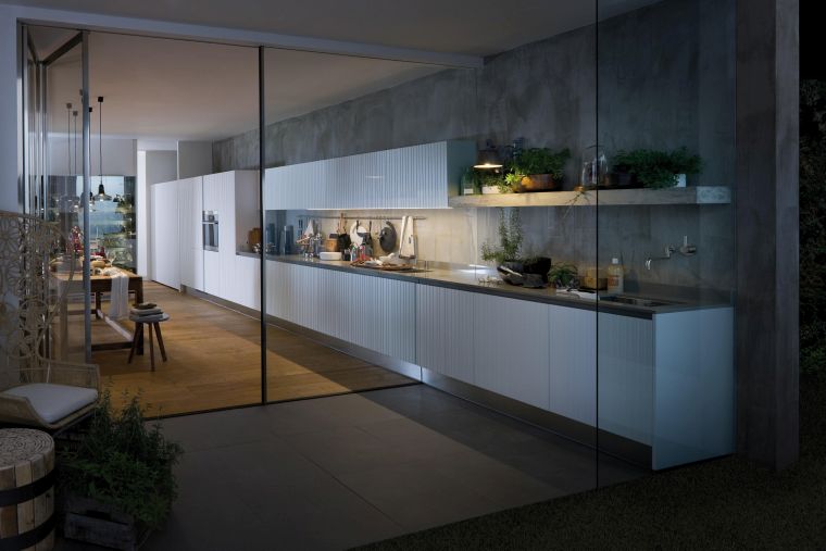 illuminazione indiretta modello cucina led atmosfera luminosa a strisce