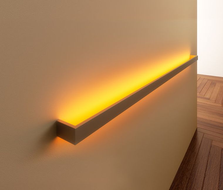 striscia led luce ambiente illuminazione scala interna