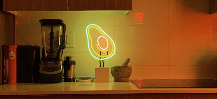idea luce al neon da cucina