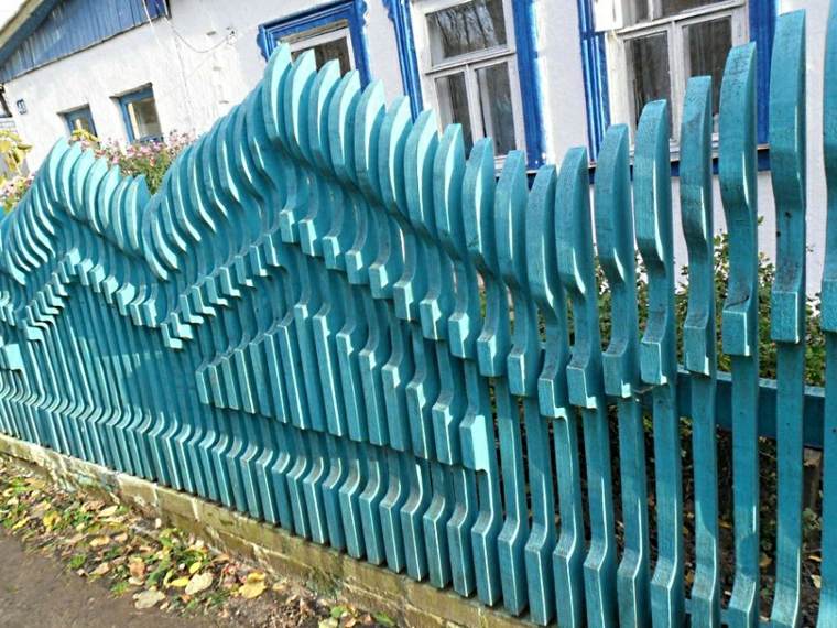 青い木製の庭の柵のアイデア