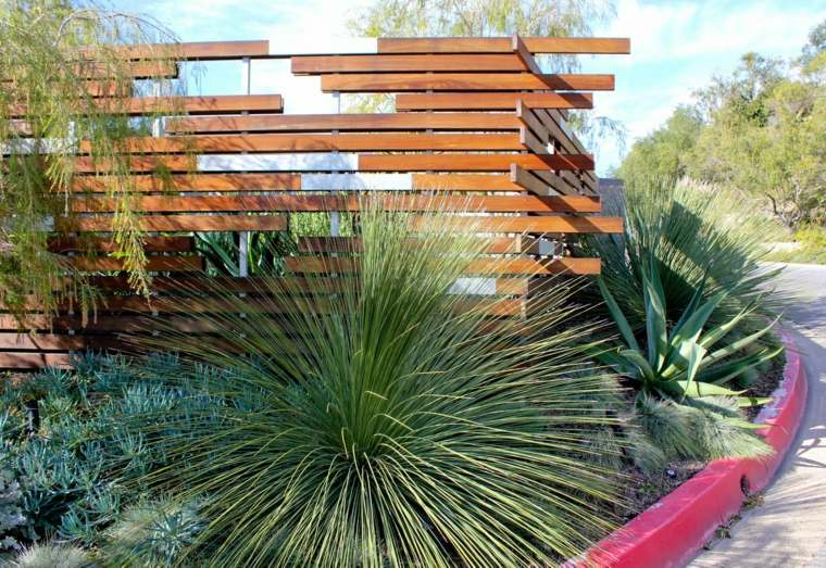 recinzione da giardino verticale in legno casa moderna