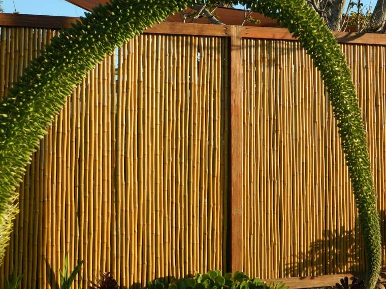 Idee per decorare il giardino Zen palizzate di legno