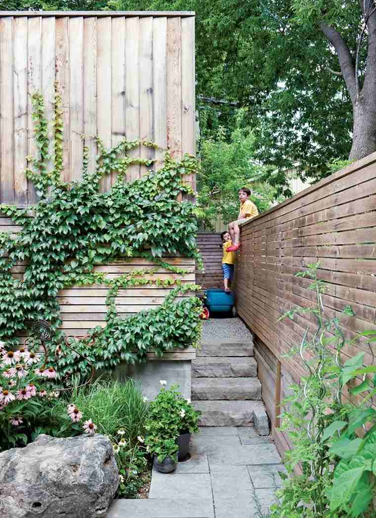 木製の庭の柵の棚田-つる植物-植物-外装