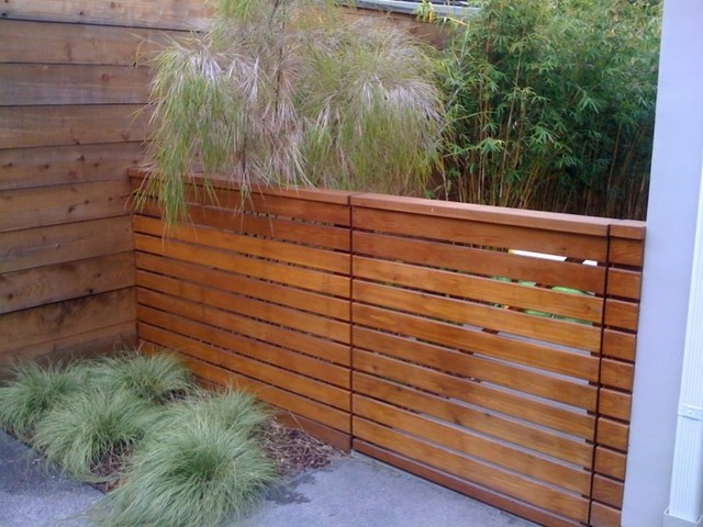 jeftina ograda drvo klasično tradicionalno jednostavno uređenje vašeg vrta ograda vrt