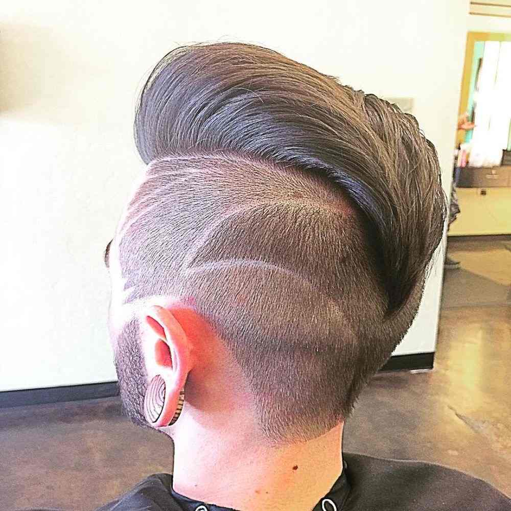 20 -as évek frizurája 20 -as hosszú hajú borotvált férfi modern punk