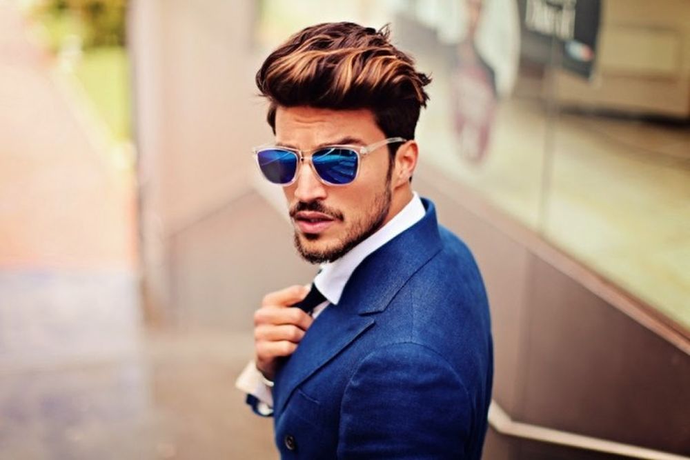 Acconciatura anni '20 per capelli lunghi uomo stile elvis