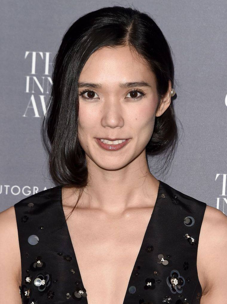 Tao Okamoto žena trendi ideja za frizuru