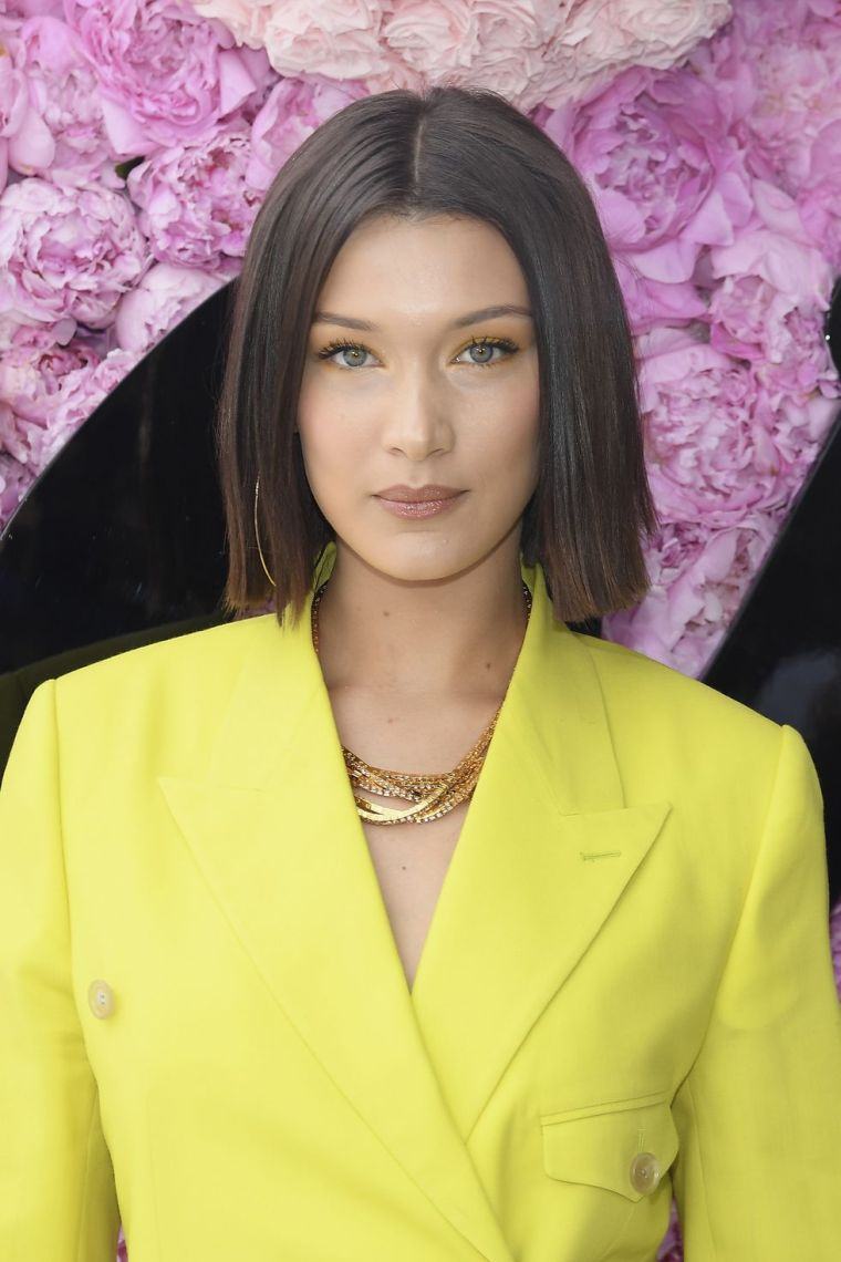 acconciatura facile e veloce Bella Hadid taglio quadrato