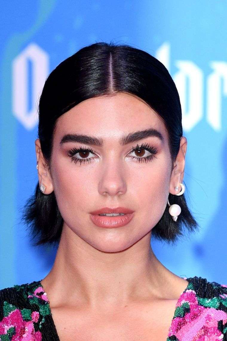 acconciatura facile e veloce tendenza estiva dua lipa