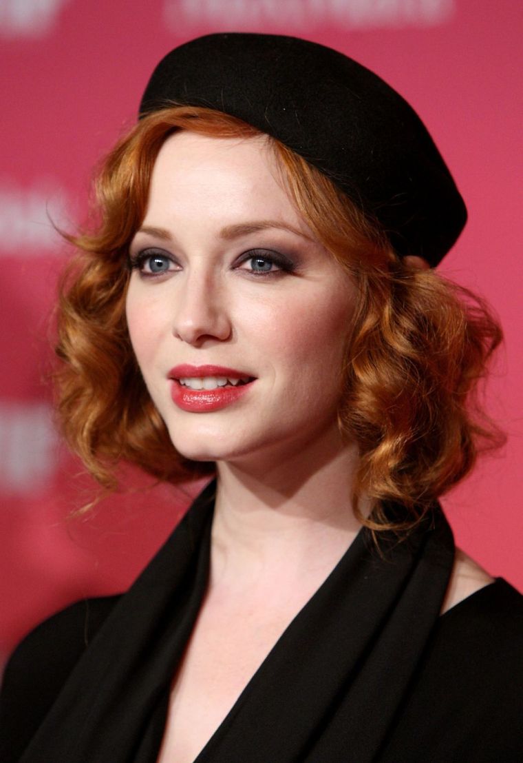 szögletes hullámzások vörös hajú Christina Hendricks