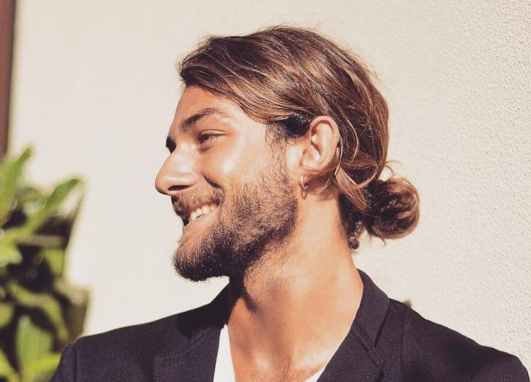 man-bun-trend-look-man-long-hair