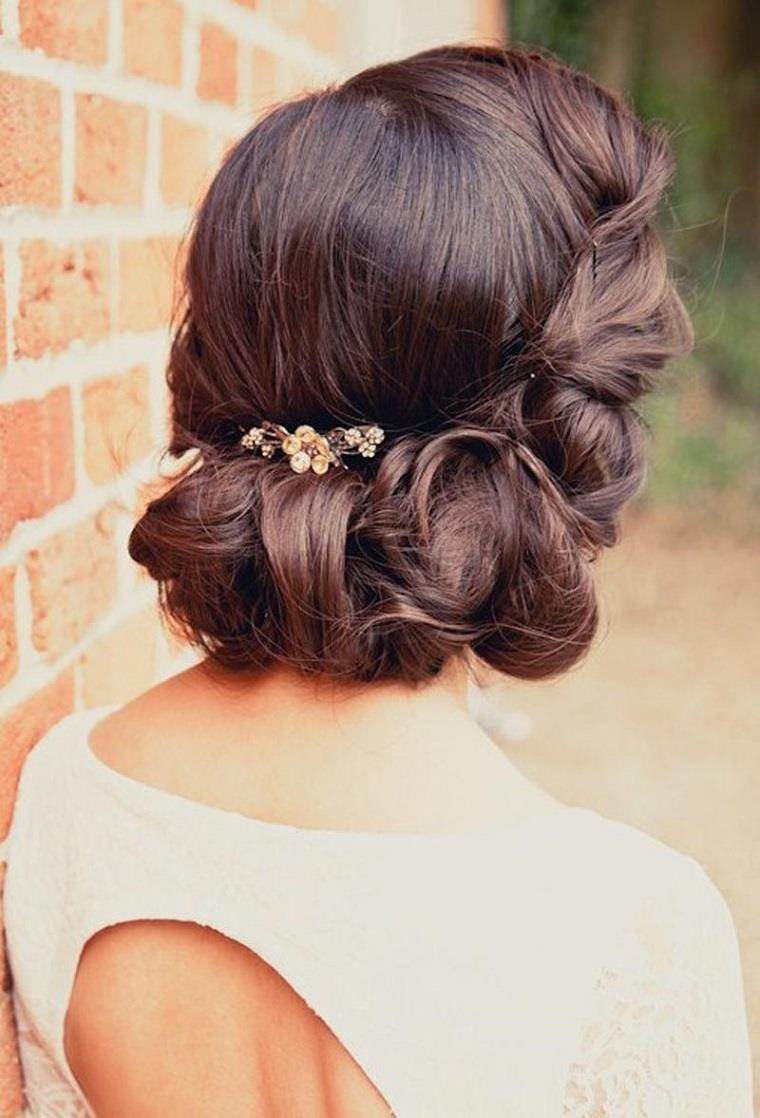 acconciatura da sposa chignon-casual-capelli lunghi