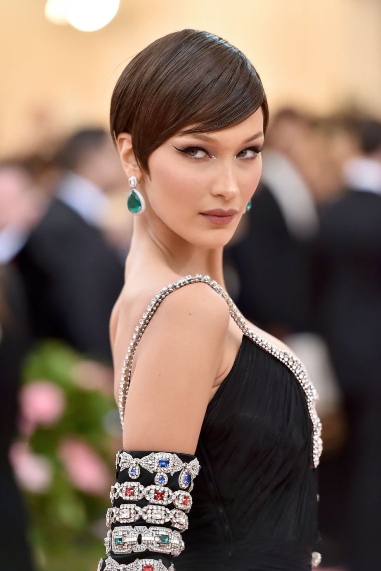 Bella Hadid pixie vágása