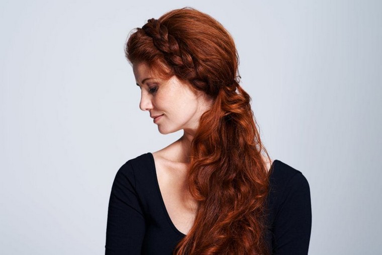 capelli-lunghi-coda-acconciatura