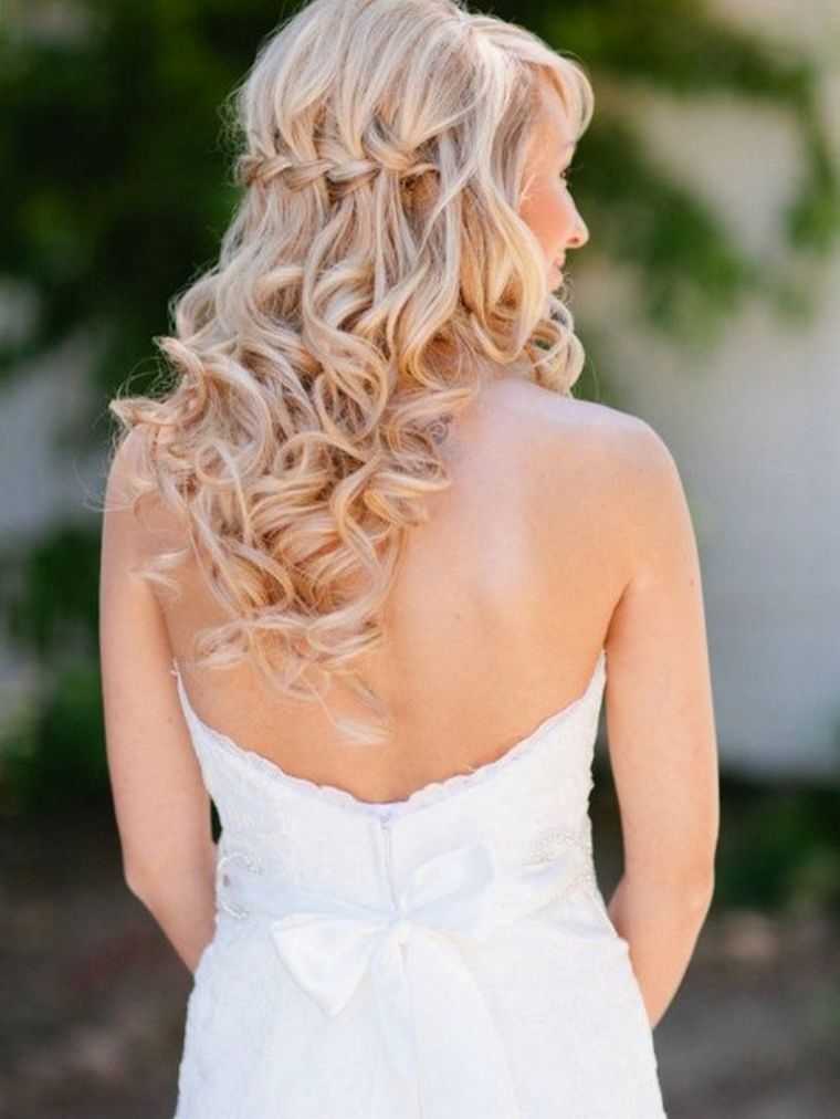 vestuvių šukuosena-pusiau šviesūs plaukai