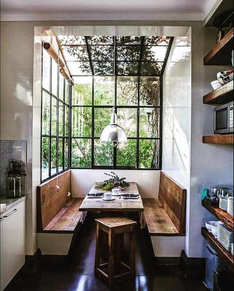 blagovaonica mali-kuhinja-klupa-drvo-rustikalni-stol