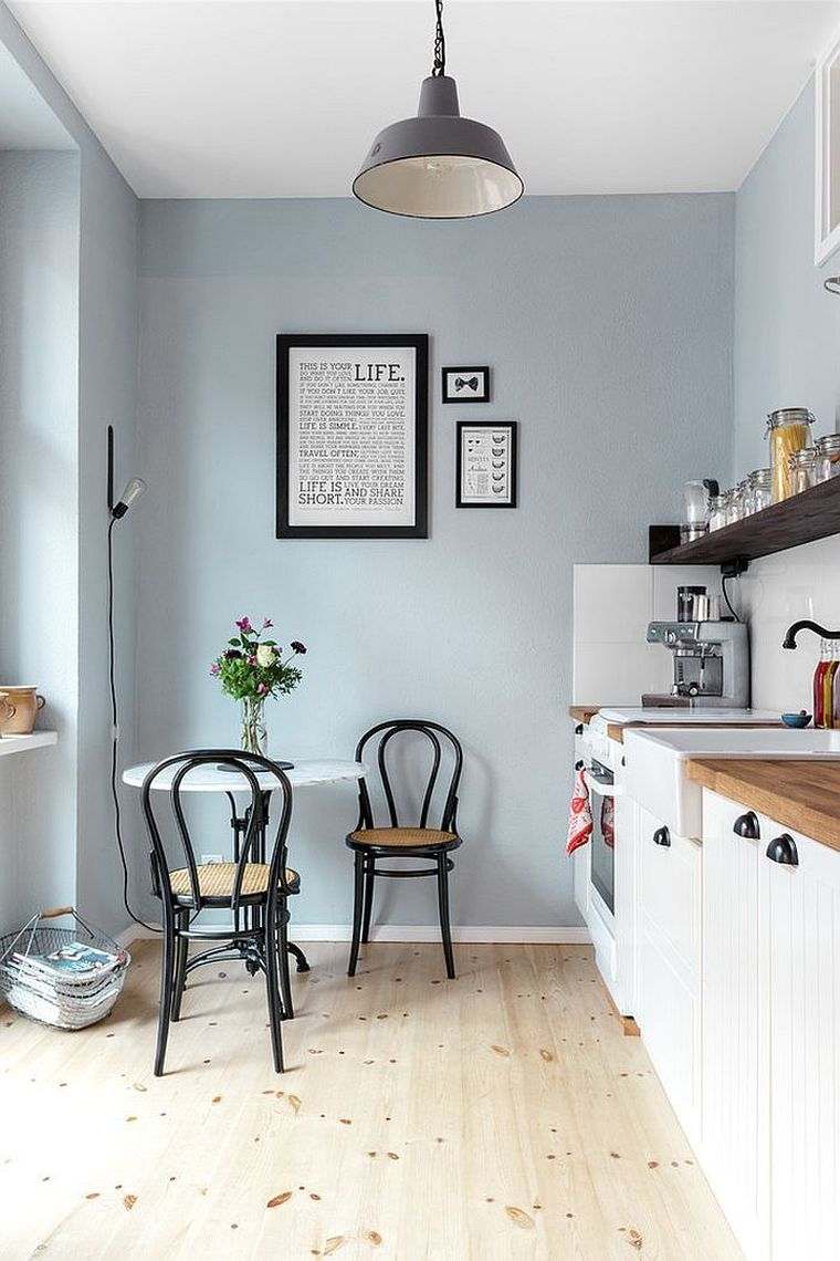 small-kitchen-deco-dining-area-round-table