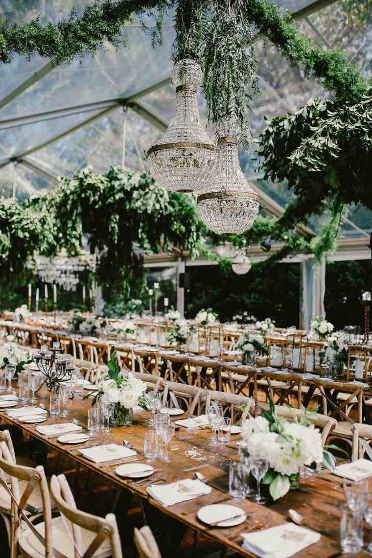 vestuvių stalo dekoravimas-boho-išorės-šviestuvai