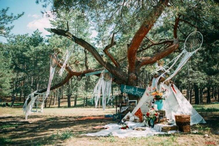 boho-chic-vestuvių-išorės-tipi