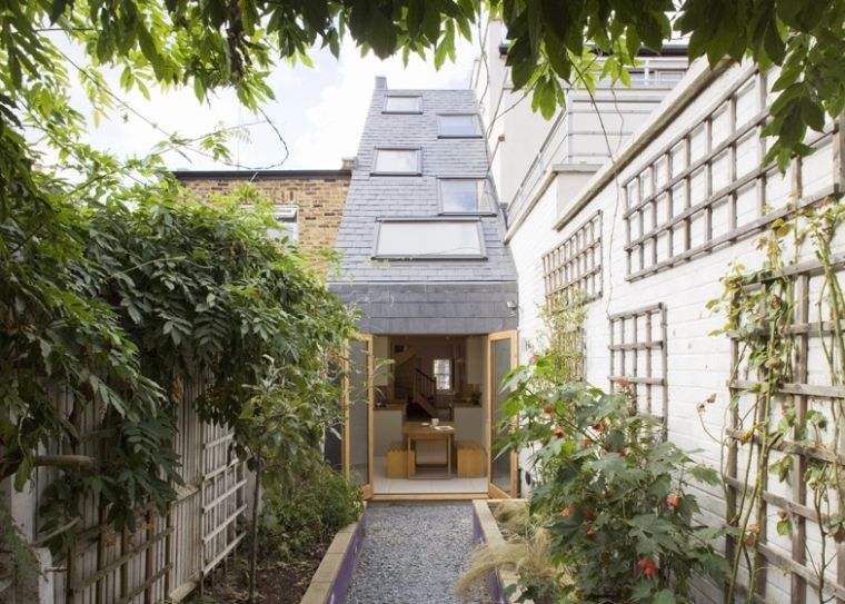 小さな庭の延長の木造住宅であなたの家を拡張します