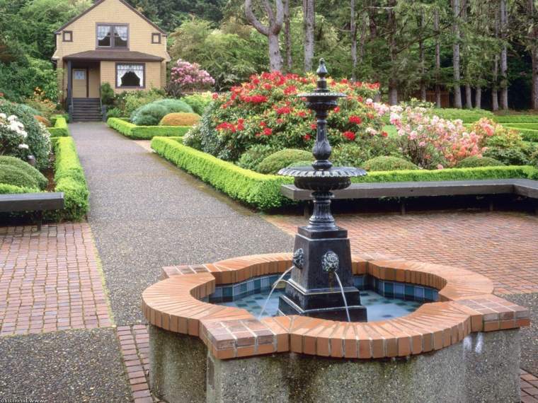 uređenje vanjskog prostora vrtna fontana