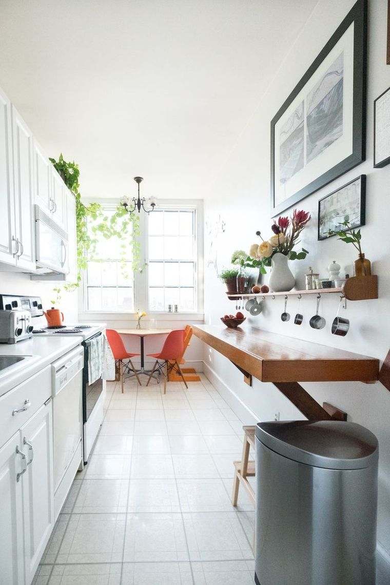 stendere una lunga decorazione della cucina piccolo piano di corridoio della cucina attrezzata