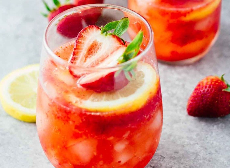 bevanda rinfrescante alla fragola