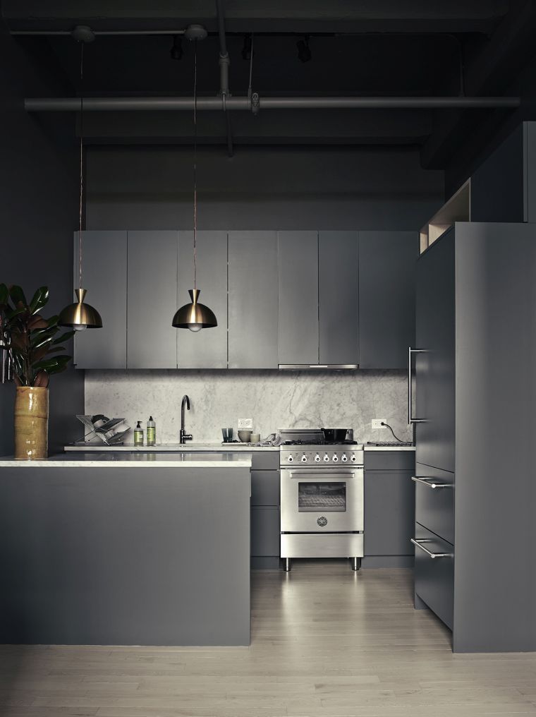 ikea skandinavska kuhinja tamne boje
