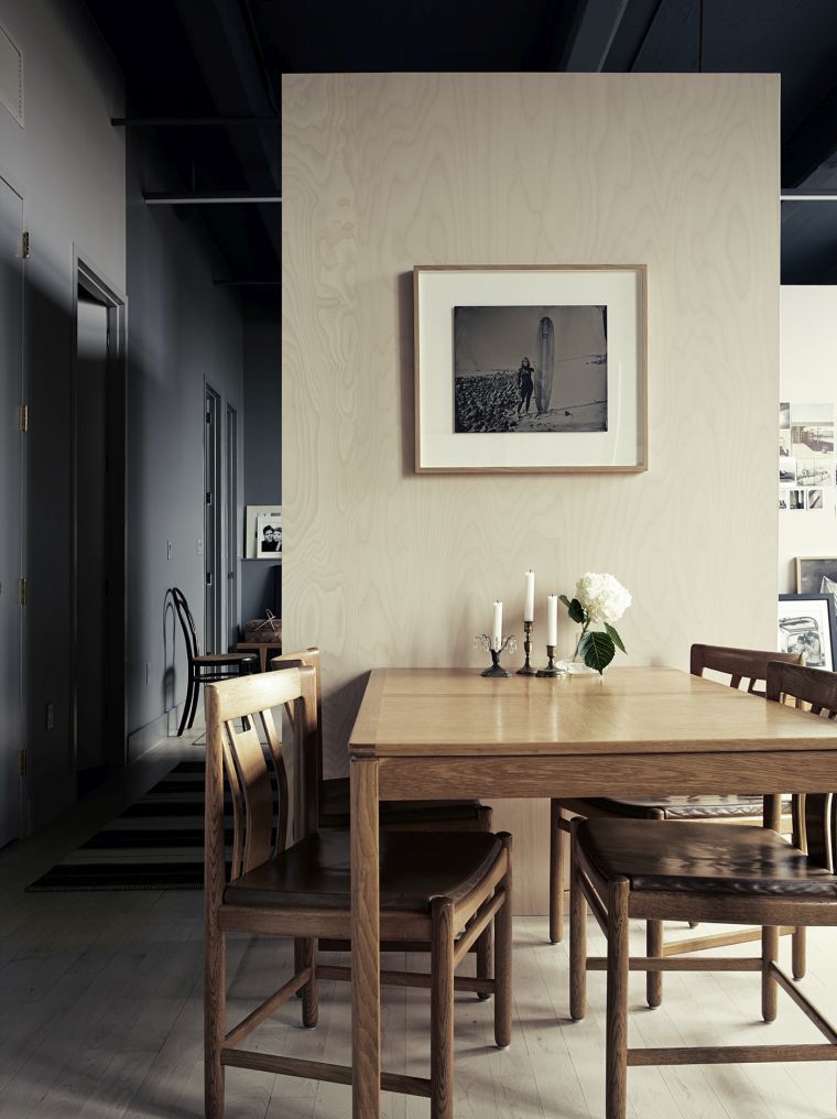 Skandinaviškos virtuvės medžio stalo idėjos