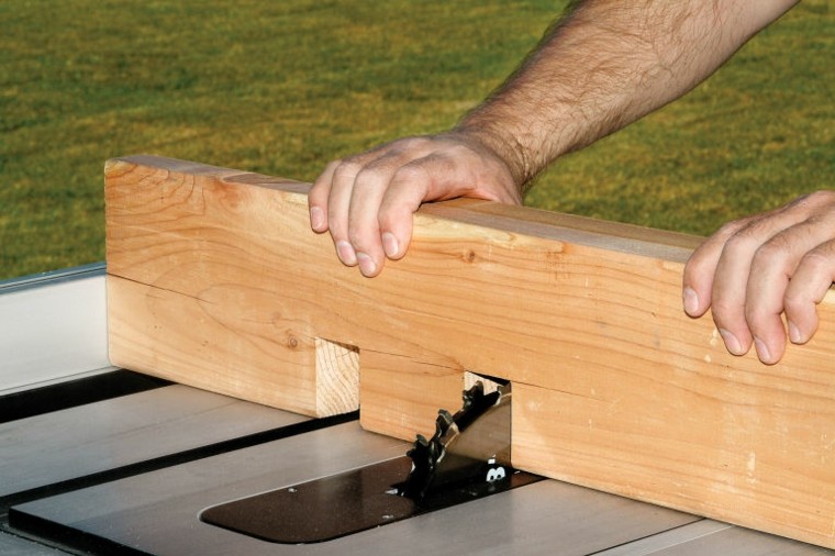 build-a-pergola-terrace-wooden-beams-plan-fabrication-exterior