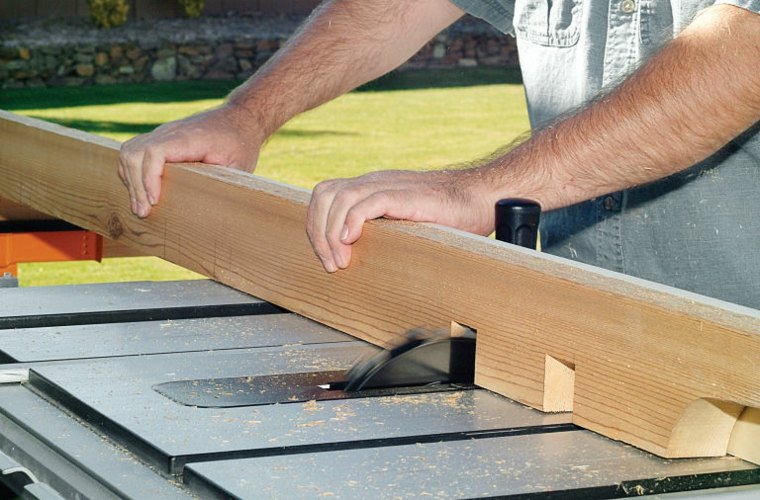 costruire-una-pergola-consigli-come-realizzare-la-pergola-in-legno-deco-terrazza